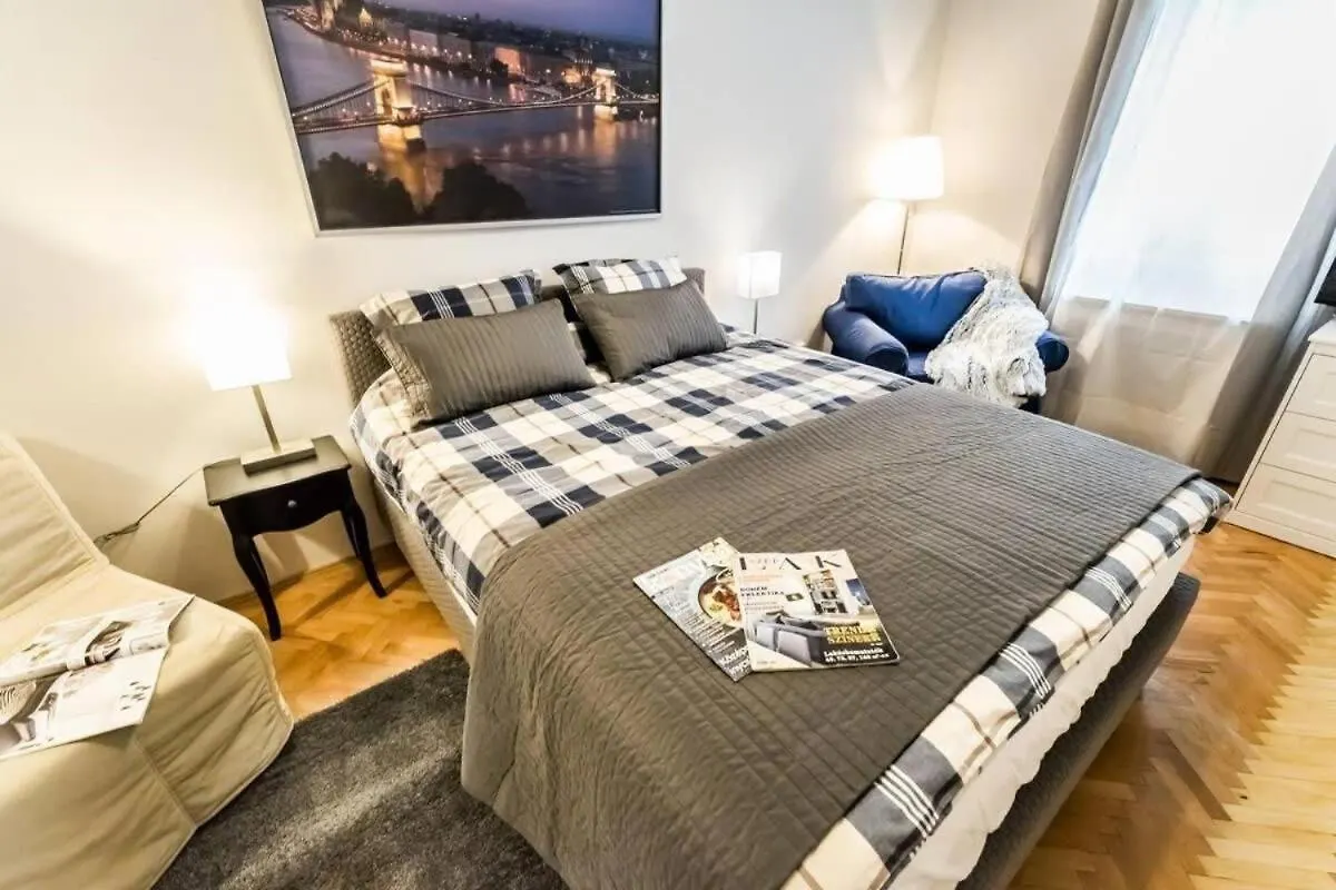 Akacfa Chic Retreat Downtown Apartment Budapest