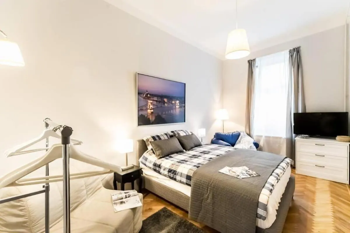 Akacfa Chic Retreat Downtown Apartment Budapest